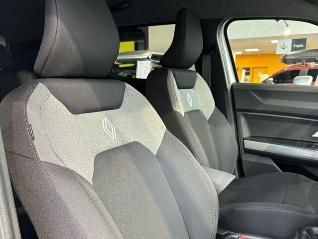 Білий Рено Дастер, об'ємом двигуна 0 л та пробігом 0 тис. км за 25574 $, фото 7 на Automoto.ua