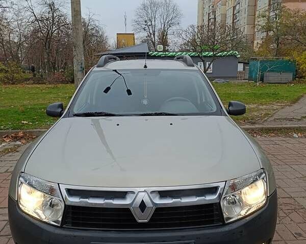 Бежевий Рено Дастер, об'ємом двигуна 1.6 л та пробігом 66 тис. км за 10000 $, фото 1 на Automoto.ua