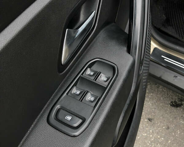 Рено Дастер 2018 в Виннице на Automoto.ua Бежевый Рено Дастер, объемом двигателя 1.5 л и пробегом 225 тыс. км за 12700 $, фото 21 на Automoto.ua