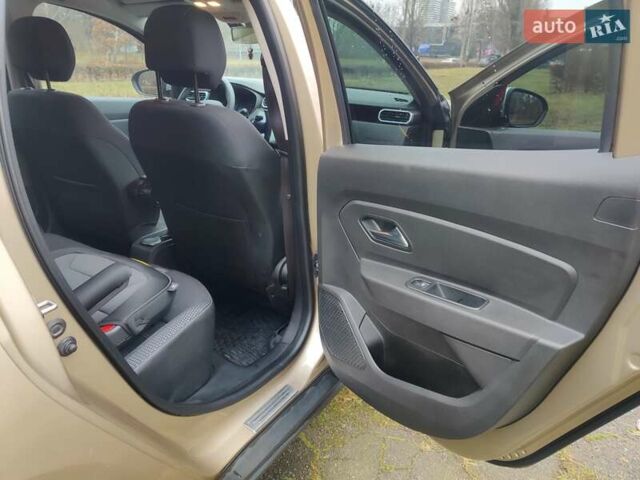 Бежевий Рено Дастер, об'ємом двигуна 1.46 л та пробігом 75 тис. км за 23800 $, фото 15 на Automoto.ua