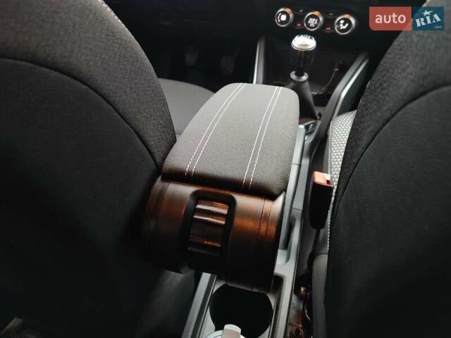 Бежевий Рено Дастер, об'ємом двигуна 1.46 л та пробігом 75 тис. км за 23800 $, фото 33 на Automoto.ua