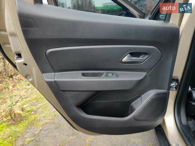 Бежевий Рено Дастер, об'ємом двигуна 1.46 л та пробігом 75 тис. км за 23800 $, фото 17 на Automoto.ua