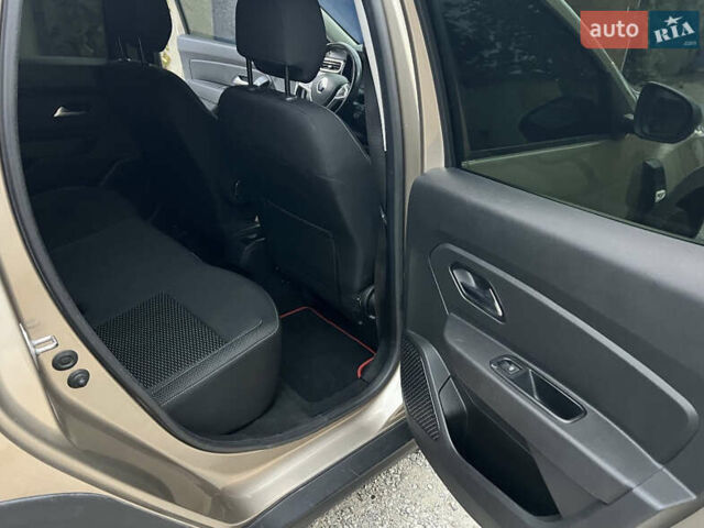 Бежевый Рено Дастер, объемом двигателя 1.5 л и пробегом 188 тыс. км за 15500 $, фото 15 на Automoto.ua