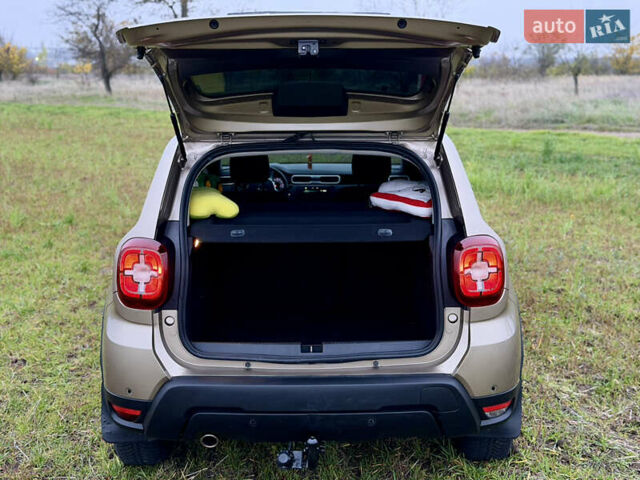 Бежевый Рено Дастер, объемом двигателя 1.46 л и пробегом 188 тыс. км за 15000 $, фото 17 на Automoto.ua