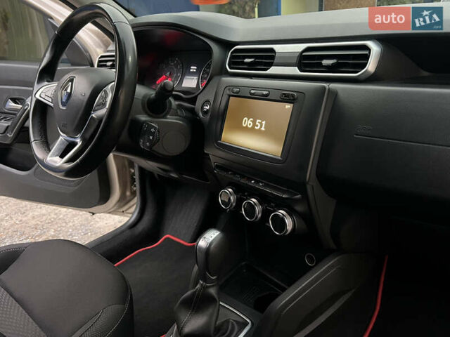 Бежевий Рено Дастер, об'ємом двигуна 1.5 л та пробігом 186 тис. км за 15900 $, фото 19 на Automoto.ua