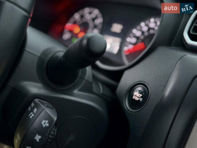 Бежевый Рено Дастер, объемом двигателя 1.46 л и пробегом 188 тыс. км за 15000 $, фото 14 на Automoto.ua