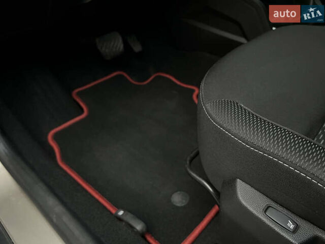 Бежевый Рено Дастер, объемом двигателя 1.5 л и пробегом 188 тыс. км за 15500 $, фото 12 на Automoto.ua