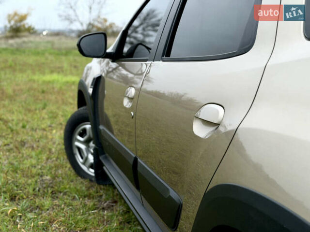 Бежевый Рено Дастер, объемом двигателя 1.46 л и пробегом 188 тыс. км за 15000 $, фото 25 на Automoto.ua