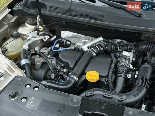 Бежевый Рено Дастер, объемом двигателя 1.46 л и пробегом 188 тыс. км за 15000 $, фото 19 на Automoto.ua