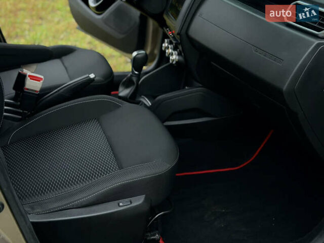 Бежевый Рено Дастер, объемом двигателя 1.46 л и пробегом 188 тыс. км за 15000 $, фото 11 на Automoto.ua