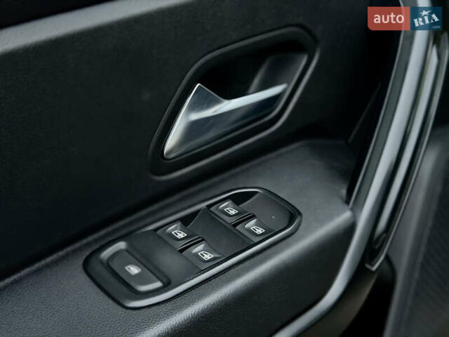 Бежевый Рено Дастер, объемом двигателя 1.46 л и пробегом 188 тыс. км за 15000 $, фото 16 на Automoto.ua