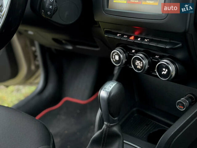 Бежевый Рено Дастер, объемом двигателя 1.46 л и пробегом 188 тыс. км за 15000 $, фото 13 на Automoto.ua