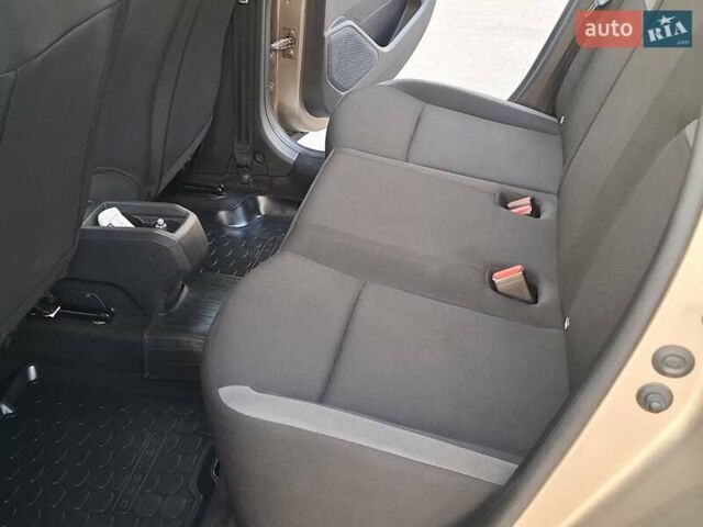 Бежевий Рено Дастер, об'ємом двигуна 1.6 л та пробігом 127 тис. км за 13700 $, фото 15 на Automoto.ua