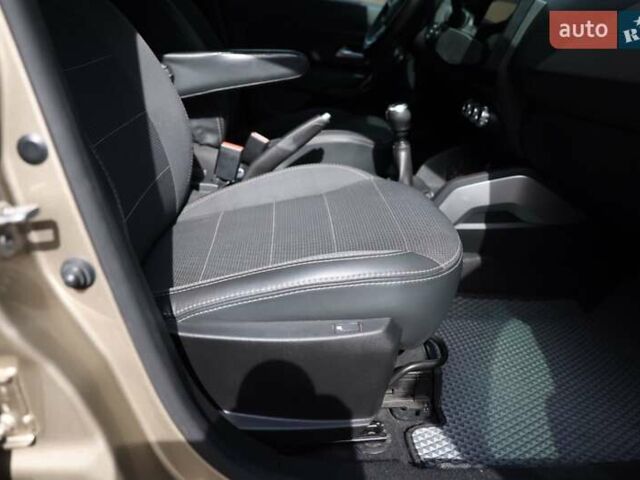 Бежевий Рено Дастер, об'ємом двигуна 1.6 л та пробігом 160 тис. км за 16800 $, фото 47 на Automoto.ua