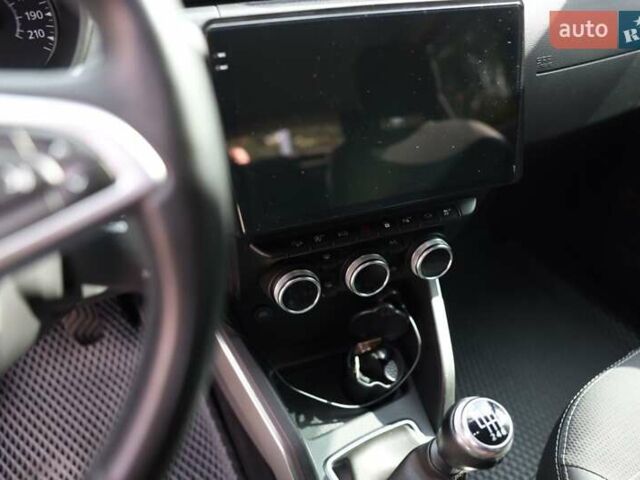 Бежевий Рено Дастер, об'ємом двигуна 1.6 л та пробігом 160 тис. км за 16800 $, фото 21 на Automoto.ua