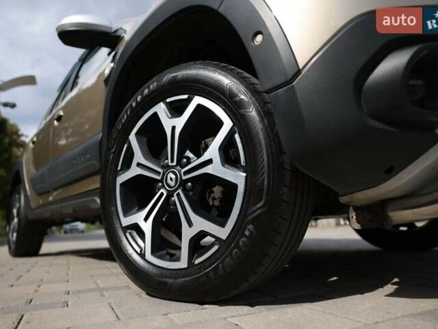 Бежевий Рено Дастер, об'ємом двигуна 1.6 л та пробігом 160 тис. км за 16800 $, фото 44 на Automoto.ua