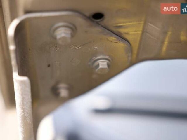 Бежевий Рено Дастер, об'ємом двигуна 1.6 л та пробігом 160 тис. км за 16800 $, фото 24 на Automoto.ua