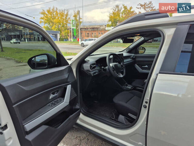 Рено Дастер 2025 в Кропивницком (Кировограде) на Automoto.ua Бежевый Рено Дастер, объемом двигателя 1.33 л и пробегом 13 тыс. км за 24500 $, фото 6 на Automoto.ua