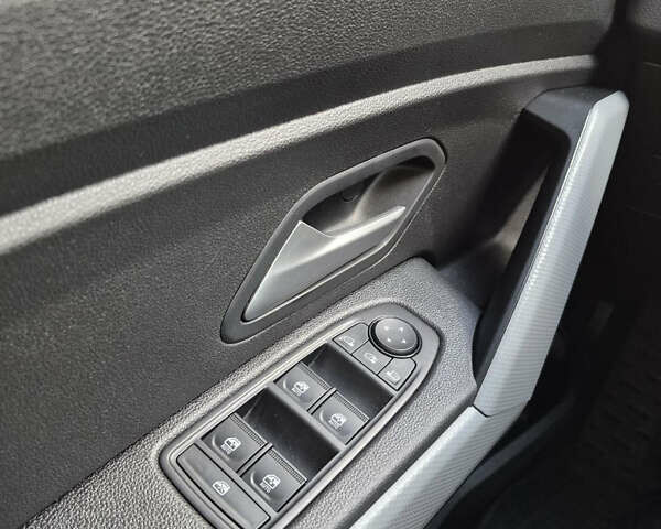 Рено Дастер 2025 в Кропивницком (Кировограде) на Automoto.ua Бежевый Рено Дастер, объемом двигателя 1.33 л и пробегом 13 тыс. км за 24500 $, фото 12 на Automoto.ua