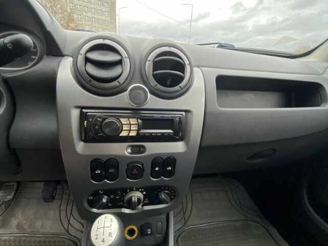 Черный Рено Дастер, объемом двигателя 1.6 л и пробегом 282 тыс. км за 6800 $, фото 11 на Automoto.ua