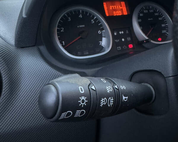 Черный Рено Дастер, объемом двигателя 1.6 л и пробегом 27 тыс. км за 11499 $, фото 12 на Automoto.ua