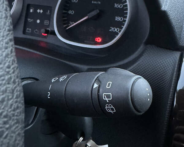 Черный Рено Дастер, объемом двигателя 1.6 л и пробегом 27 тыс. км за 11499 $, фото 11 на Automoto.ua