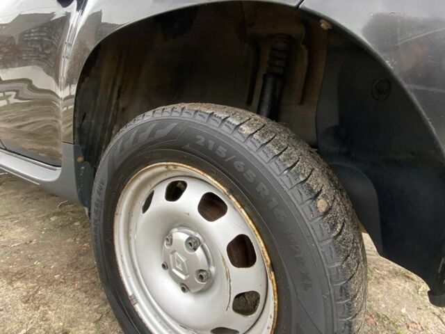 Черный Рено Дастер, объемом двигателя 1.6 л и пробегом 282 тыс. км за 6800 $, фото 15 на Automoto.ua