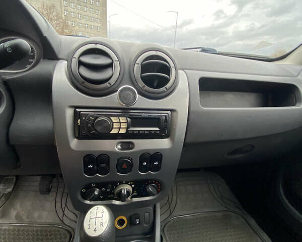 Чорний Рено Дастер, об'ємом двигуна 1.6 л та пробігом 283 тис. км за 6800 $, фото 11 на Automoto.ua