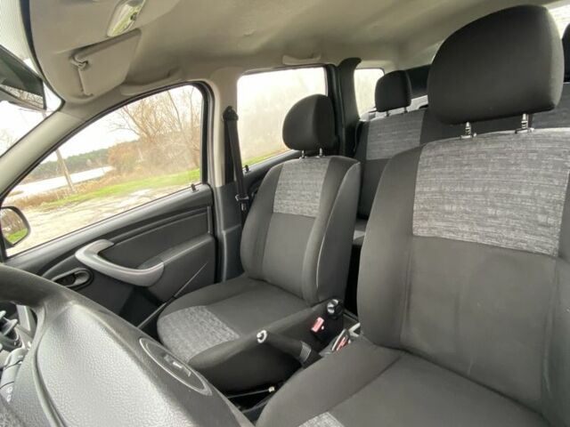 Черный Рено Дастер, объемом двигателя 1.6 л и пробегом 282 тыс. км за 6800 $, фото 10 на Automoto.ua