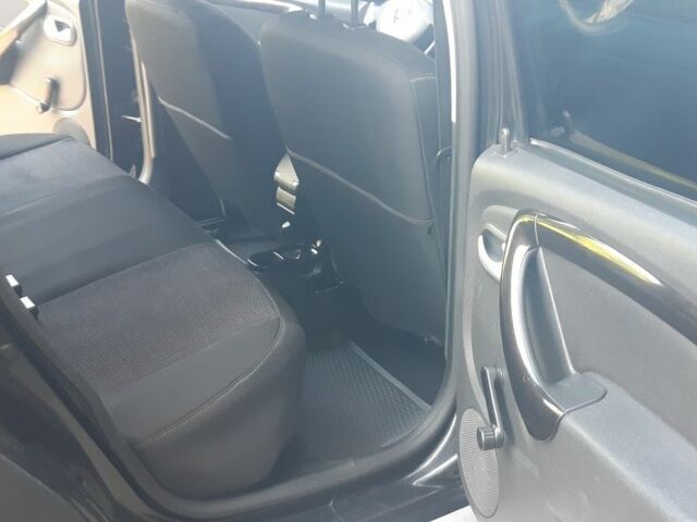 Черный Рено Дастер, объемом двигателя 1.5 л и пробегом 194 тыс. км за 8450 $, фото 12 на Automoto.ua