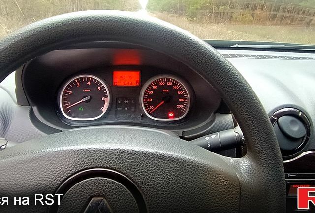 Чорний Рено Дастер, об'ємом двигуна 2 л та пробігом 169 тис. км за 8800 $, фото 4 на Automoto.ua