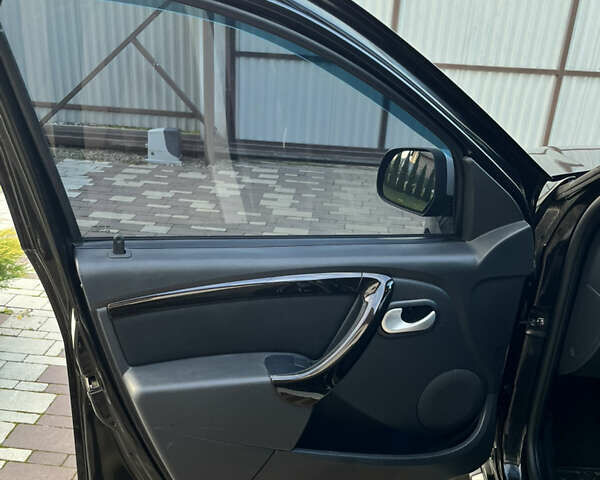 Чорний Рено Дастер, об'ємом двигуна 1.6 л та пробігом 92 тис. км за 8900 $, фото 20 на Automoto.ua