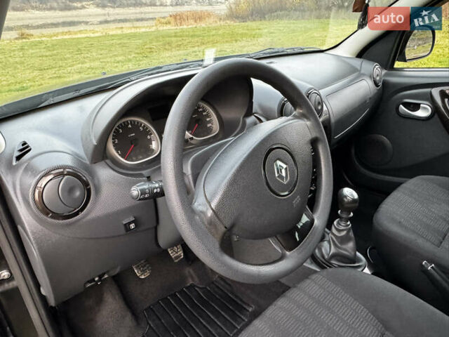 Чорний Рено Дастер, об'ємом двигуна 1.6 л та пробігом 166 тис. км за 9700 $, фото 17 на Automoto.ua