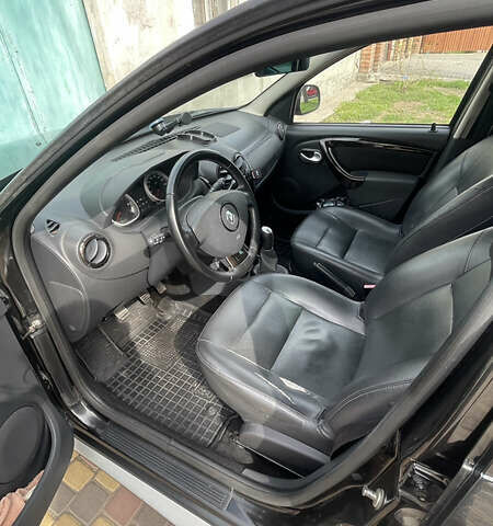 Черный Рено Дастер, объемом двигателя 1.6 л и пробегом 84 тыс. км за 9000 $, фото 8 на Automoto.ua