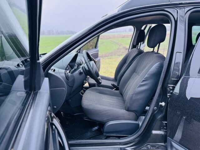 Чорний Рено Дастер, об'ємом двигуна 1.5 л та пробігом 73 тис. км за 12300 $, фото 9 на Automoto.ua