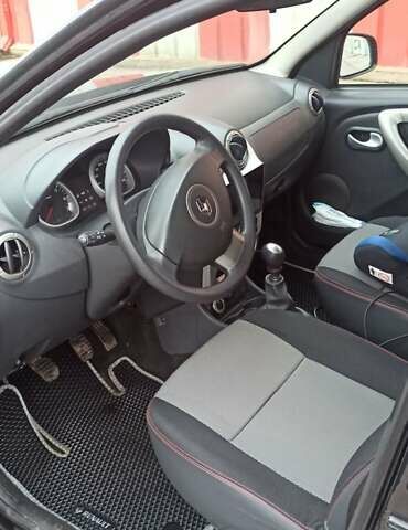 Черный Рено Дастер, объемом двигателя 2 л и пробегом 223 тыс. км за 10500 $, фото 11 на Automoto.ua