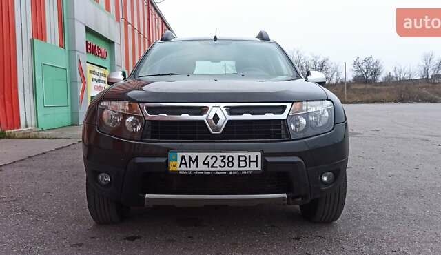 Черный Рено Дастер, объемом двигателя 2 л и пробегом 223 тыс. км за 10500 $, фото 5 на Automoto.ua