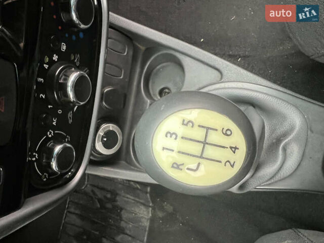 Черный Рено Дастер, объемом двигателя 1.46 л и пробегом 198 тыс. км за 7999 $, фото 15 на Automoto.ua