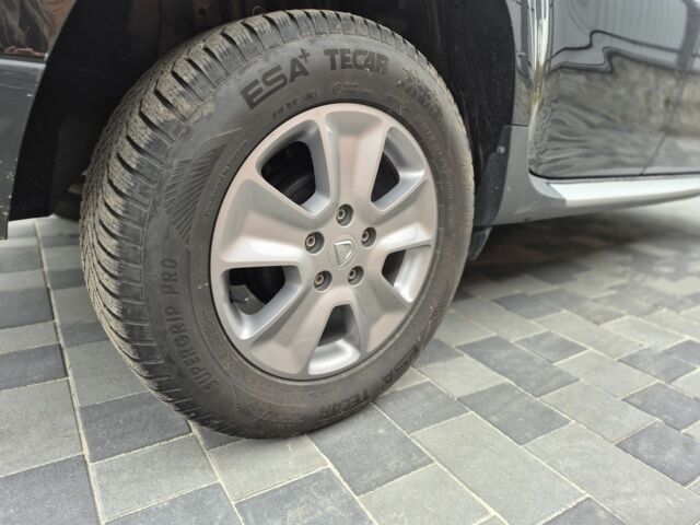 Чорний Рено Дастер, об'ємом двигуна 1.6 л та пробігом 71 тис. км за 11750 $, фото 23 на Automoto.ua