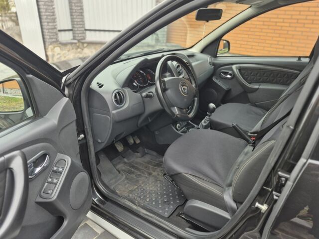 Чорний Рено Дастер, об'ємом двигуна 1.6 л та пробігом 71 тис. км за 11750 $, фото 8 на Automoto.ua