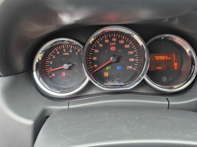 Чорний Рено Дастер, об'ємом двигуна 1.6 л та пробігом 71 тис. км за 11750 $, фото 10 на Automoto.ua