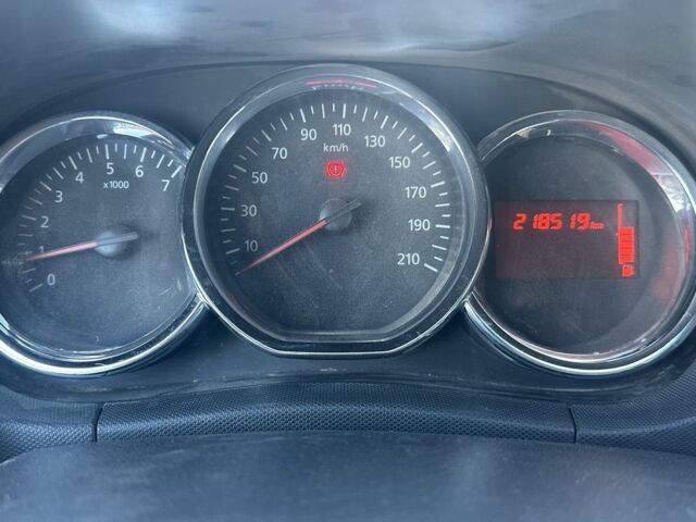 Черный Рено Дастер, объемом двигателя 1.5 л и пробегом 205 тыс. км за 8300 $, фото 6 на Automoto.ua