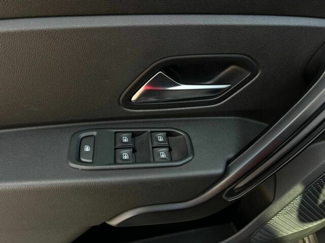 Черный Рено Дастер, объемом двигателя 1.5 л и пробегом 89 тыс. км за 15999 $, фото 8 на Automoto.ua