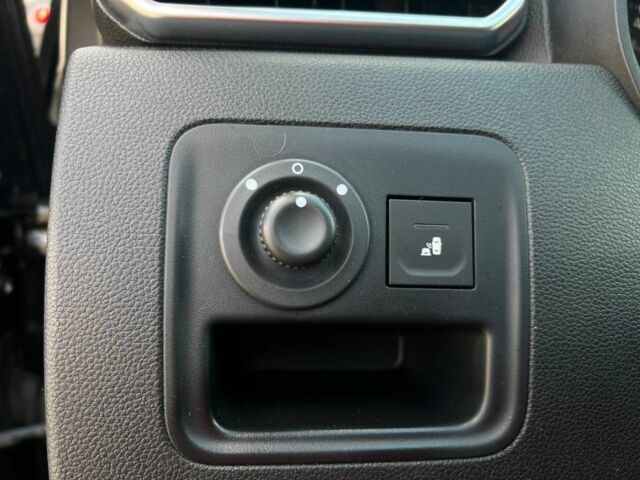 Черный Рено Дастер, объемом двигателя 1.5 л и пробегом 89 тыс. км за 15999 $, фото 12 на Automoto.ua