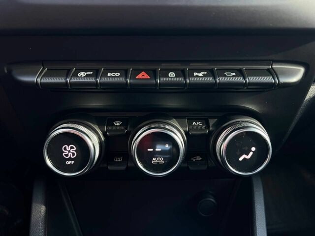 Черный Рено Дастер, объемом двигателя 1.5 л и пробегом 89 тыс. км за 15999 $, фото 11 на Automoto.ua