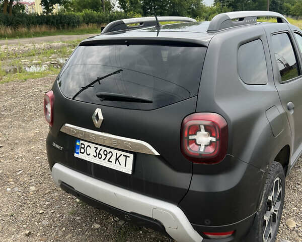 Черный Рено Дастер, объемом двигателя 1.46 л и пробегом 350 тыс. км за 12800 $, фото 2 на Automoto.ua