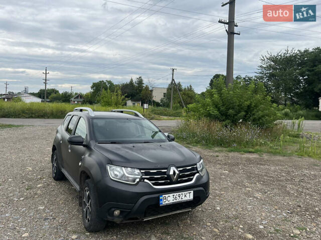Черный Рено Дастер, объемом двигателя 1.46 л и пробегом 350 тыс. км за 12800 $, фото 5 на Automoto.ua