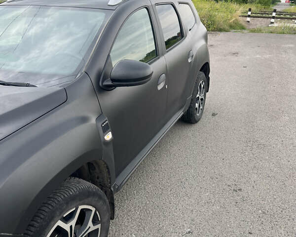 Черный Рено Дастер, объемом двигателя 1.46 л и пробегом 350 тыс. км за 12800 $, фото 6 на Automoto.ua