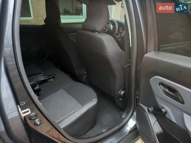 Черный Рено Дастер, объемом двигателя 1.46 л и пробегом 58 тыс. км за 17000 $, фото 12 на Automoto.ua