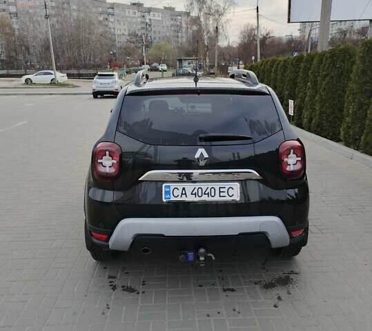Черный Рено Дастер, объемом двигателя 1.6 л и пробегом 50 тыс. км за 15400 $, фото 4 на Automoto.ua